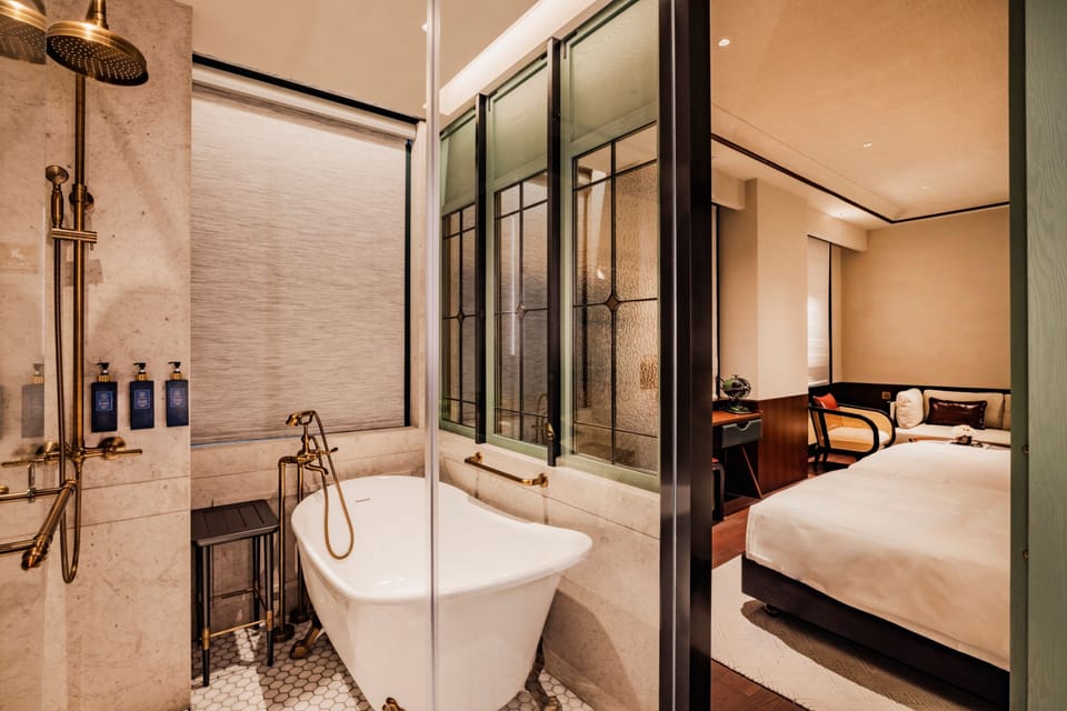 Deluxe Room, 2 Twin Beds, City View | Bathroom | Free toiletries, hair dryer, bathrobes, slippers