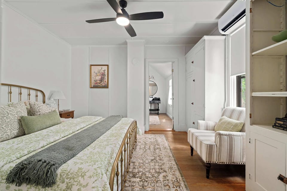 Bedroom 6 : King size bed, ceiling fan, private bathroom