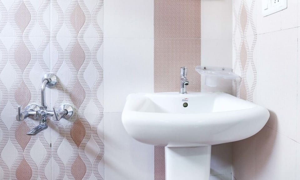Business Double Room | Bathroom | Towels