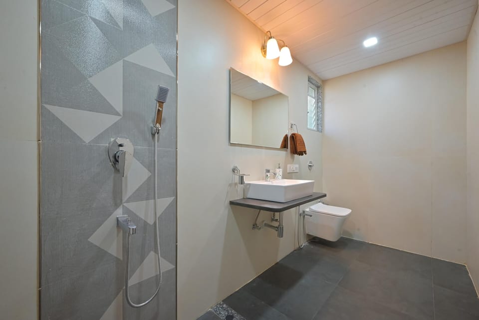 Deluxe Room | Bathroom