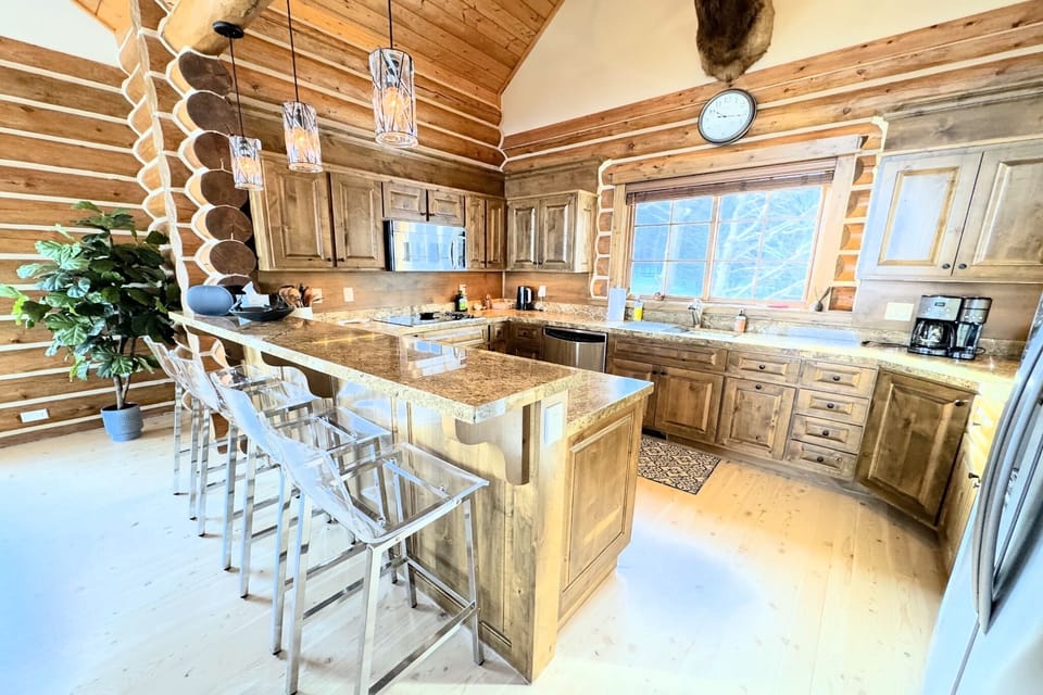 Stay in and make a meal using this well-appointed kitchen!