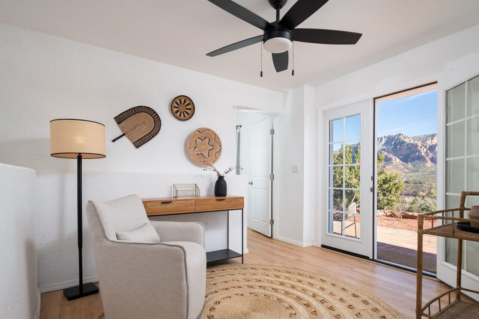 Lower level sitting area