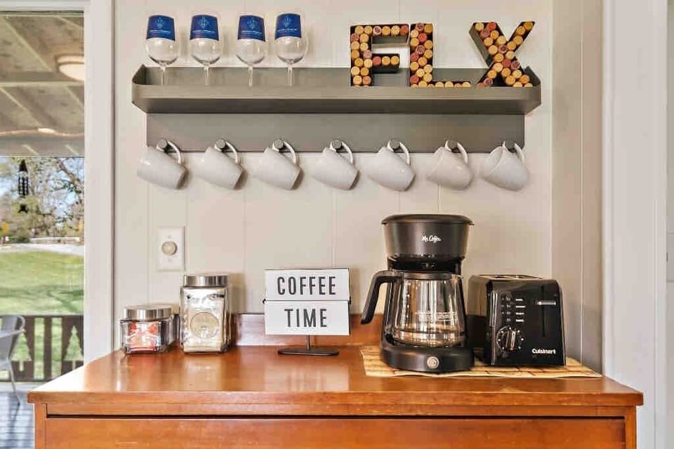 Your personal coffee corner. Mug ready, brews waiting, and FLX charm included. 