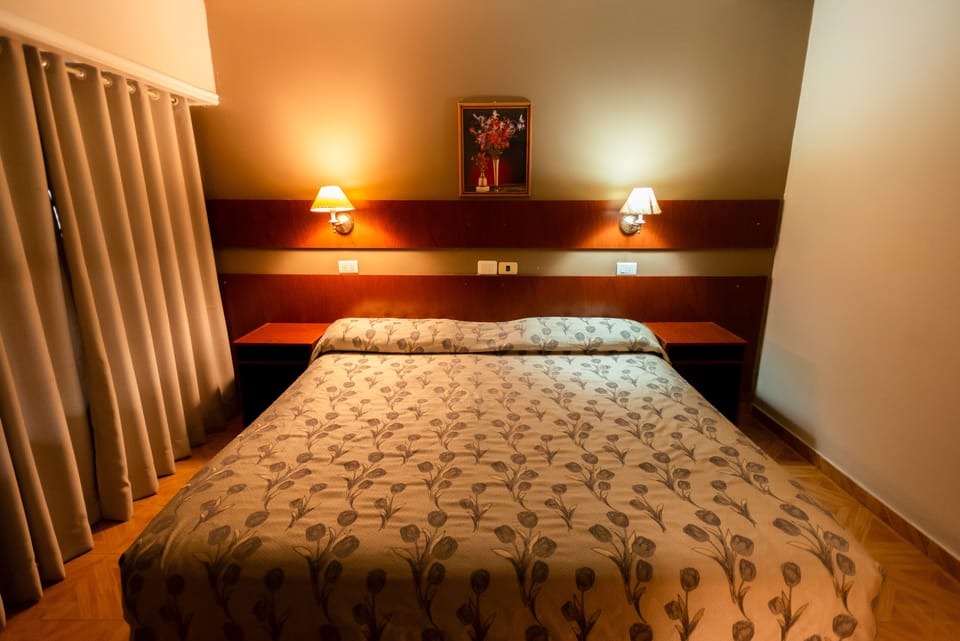 Standard Double Room | In-room safe, bed sheets