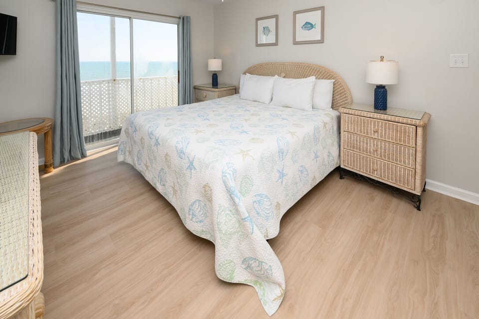 2nd Floor King with Private Bathroom