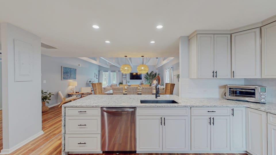 Fully Stocked Kitchen