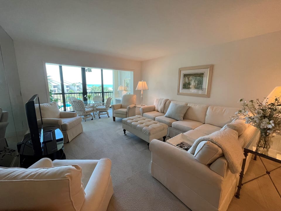 5-305 Living Room