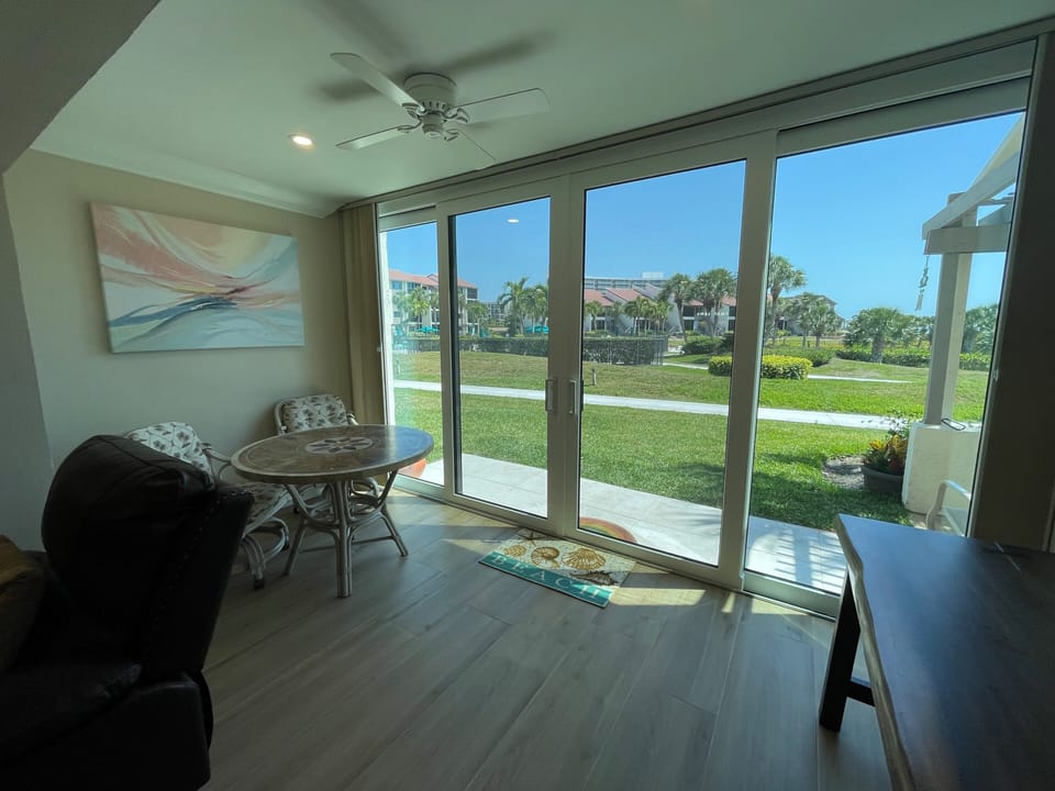 5-108 Lanai