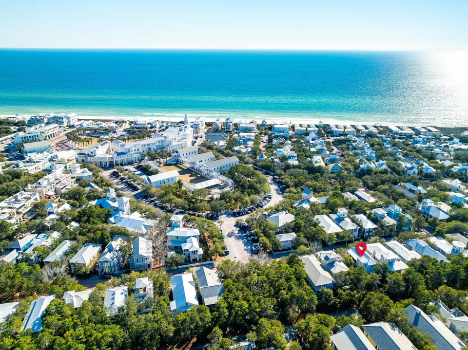 Perfectly located in the middle of Seaside