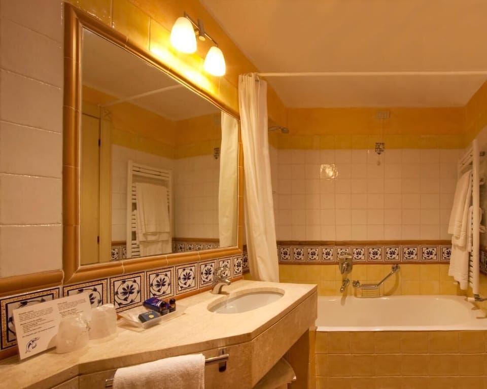 Tranquil Lantana Resort Hotel & Apartments for 5 People 1,5km From Beach Apartment in Pula