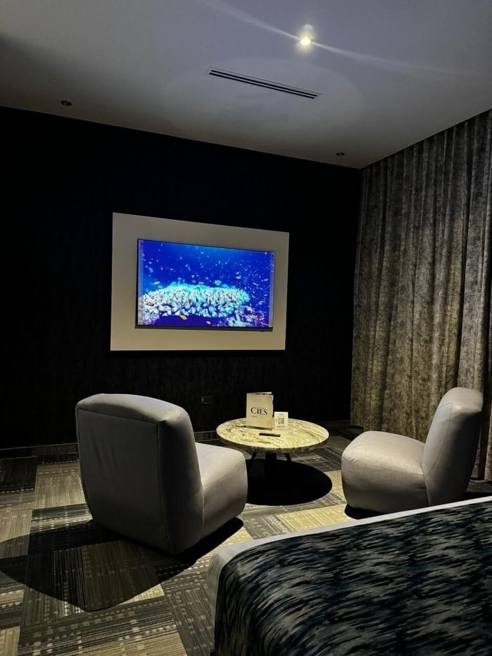 Standard Suite | Laptop workspace, WiFi (free), bed sheets