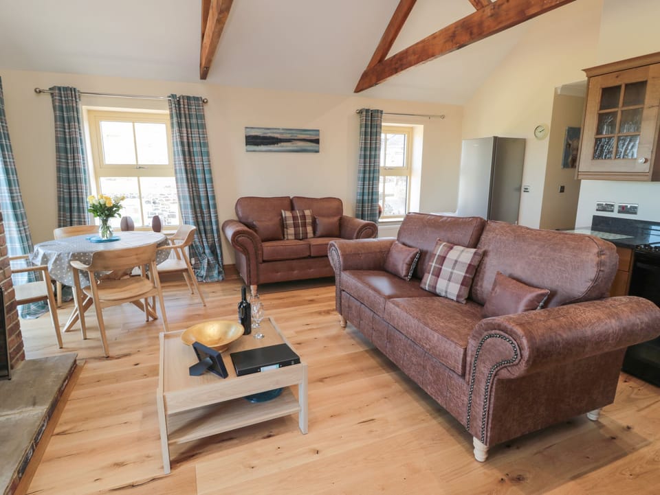 Cottage | Living area | Fireplace