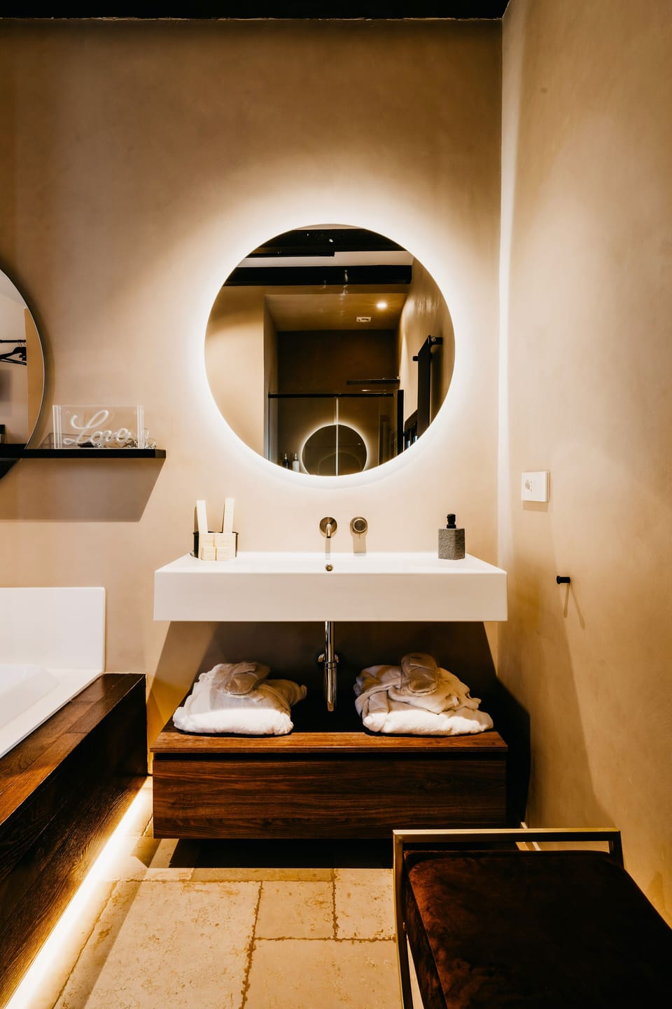 Junior Studio Suite, Terrace (Lamandia) | Bathroom | Slippers, bidet, towels