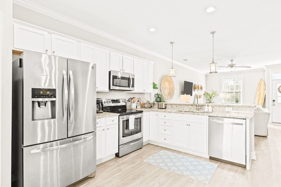 Full kitchen