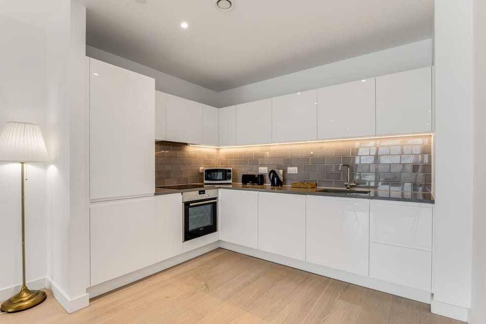 The Aqua - Luxury 1 Bedroom Apt (11)