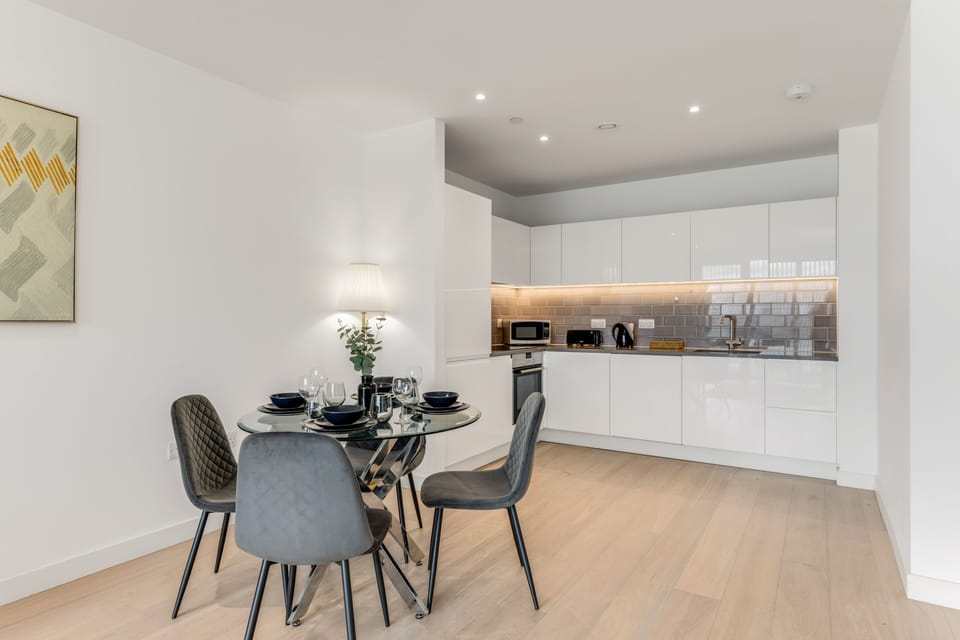 The Aqua - Luxury 1 Bedroom Apt (10)