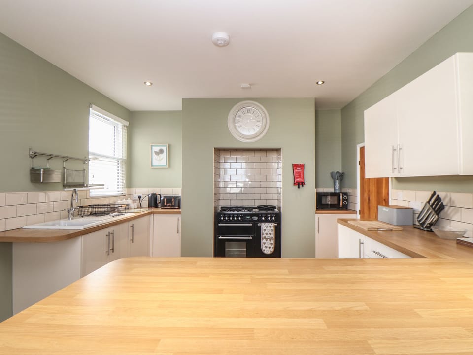 Fridge, dishwasher, electric kettle, toaster