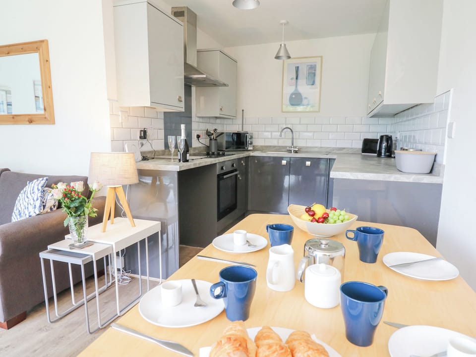 Fridge, dishwasher, electric kettle, toaster