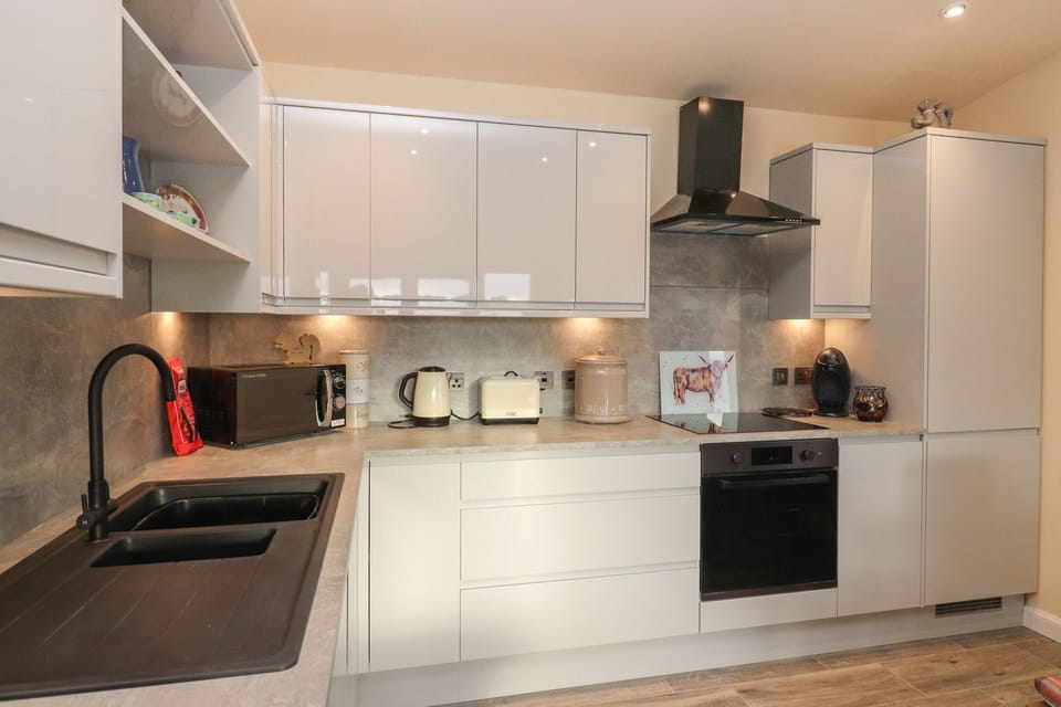 Fridge, dishwasher, electric kettle, toaster