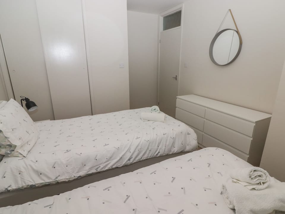 2 bedrooms, individually decorated, individually furnished, free WiFi