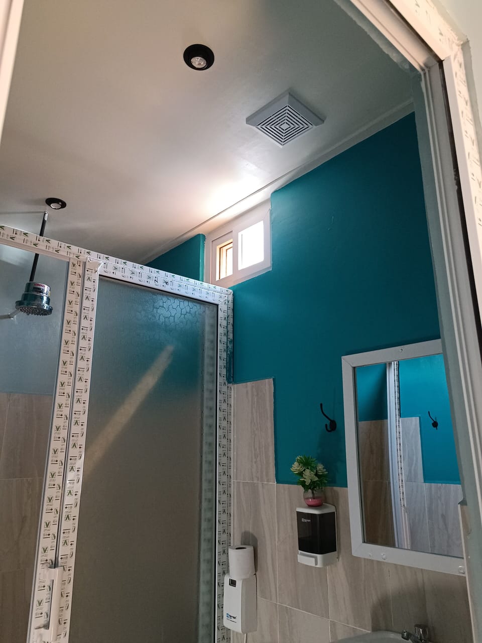 Comfort Double Room, Lake View | Bathroom | Combined shower/tub, free toiletries, heated floors (bathroom), towels