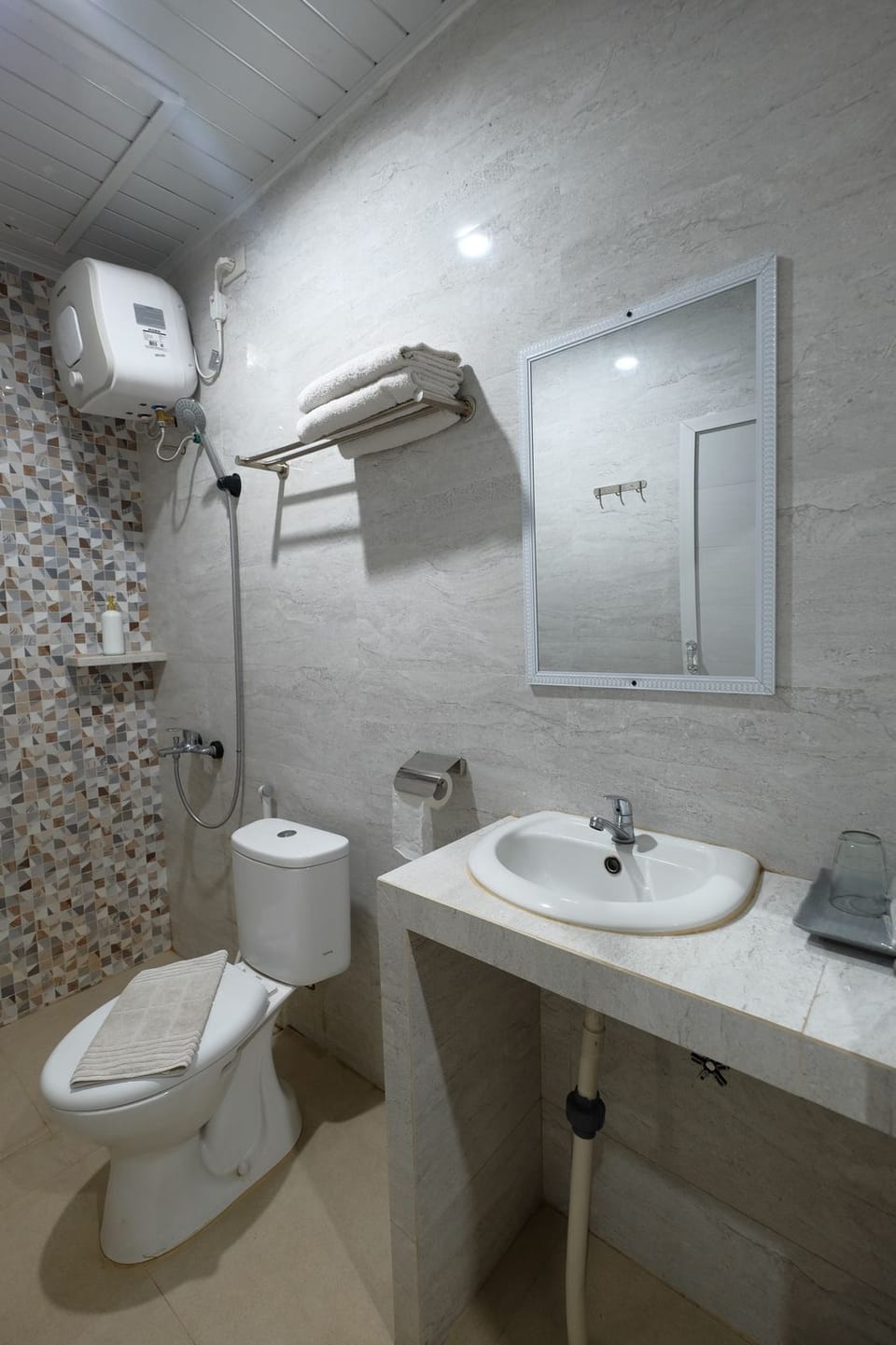 Shower, towels