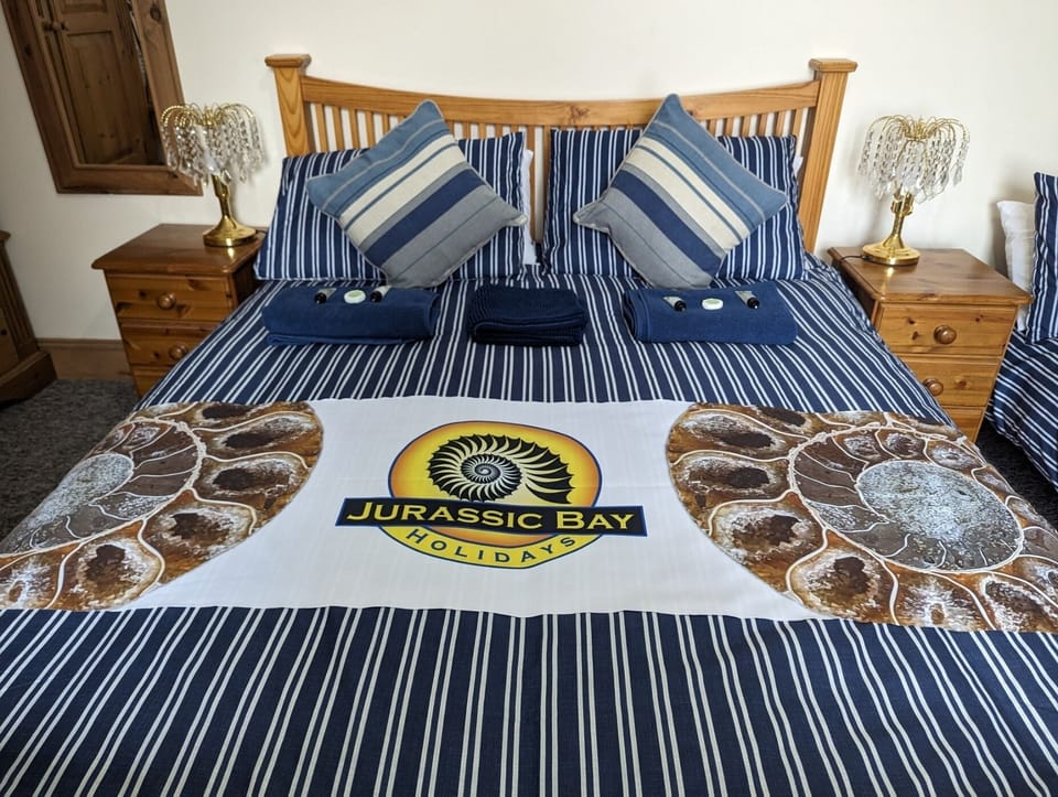 Deluxe Suite, Ensuite (Platinum) | Premium bedding, blackout drapes, iron/ironing board, free WiFi