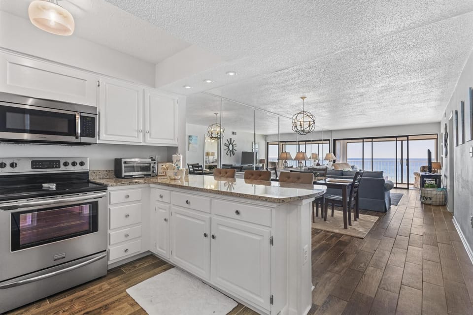 Edgewater 31 Kitchen Area