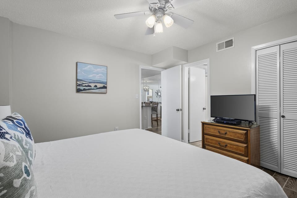 Edgewater 31 Bedroom