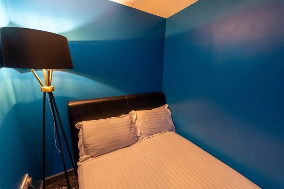 Studio | Iron/ironing board, WiFi (free)