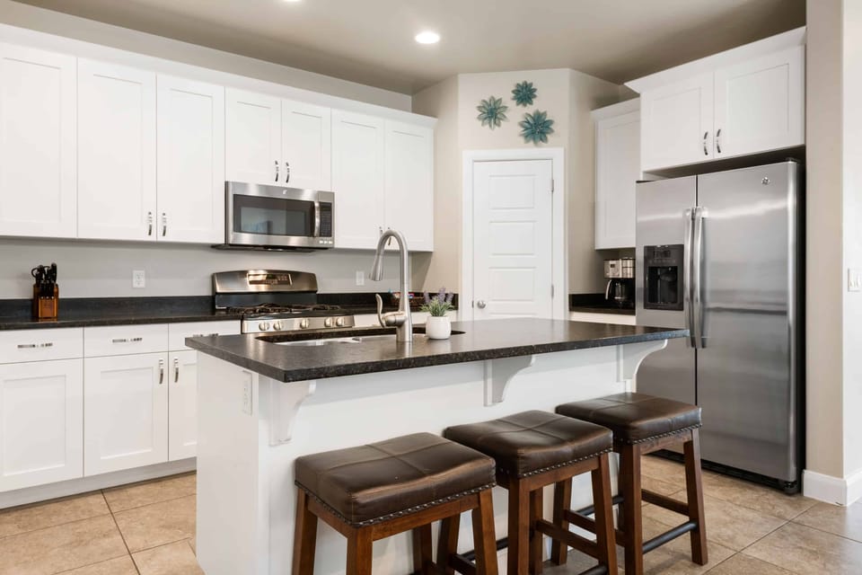 Townhome, 3 Bedrooms | Private kitchen | Coffee/tea maker, fridge, oven, toaster