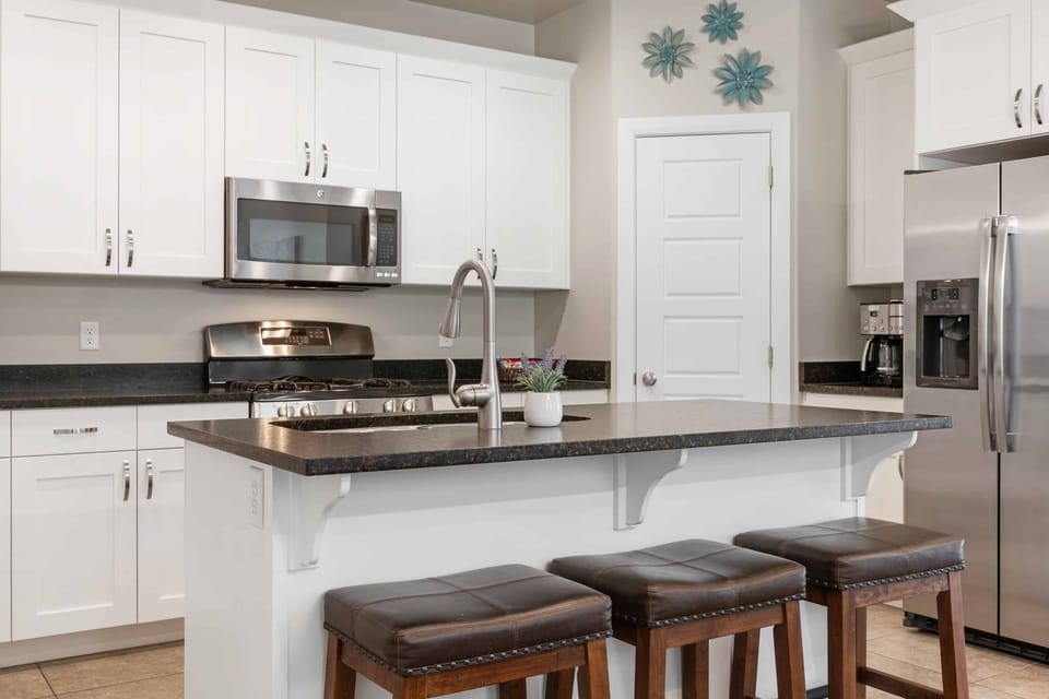 Townhome, 3 Bedrooms | Private kitchen | Coffee/tea maker, fridge, oven, toaster
