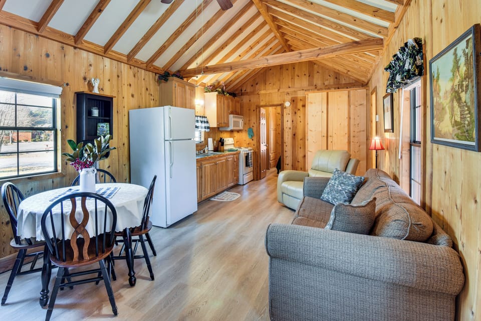 House (2 Bedrooms) | Interior