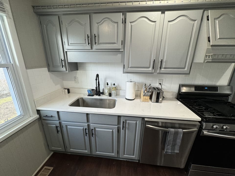House, 4 Bedrooms | Private kitchen | Fridge, oven, coffee/tea maker, toaster