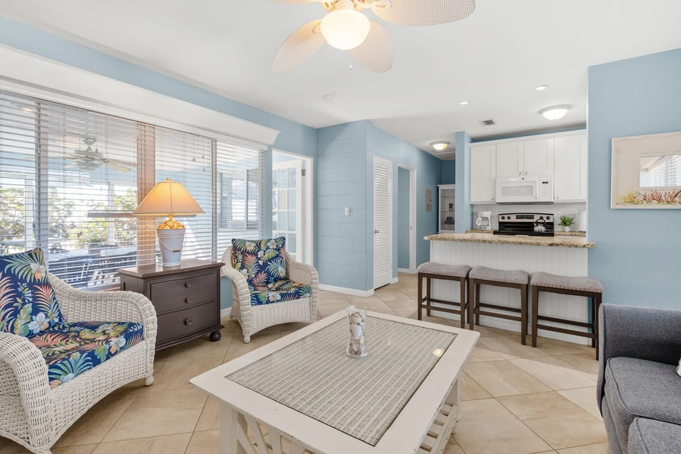 Condo, 1 Bedroom | Interior