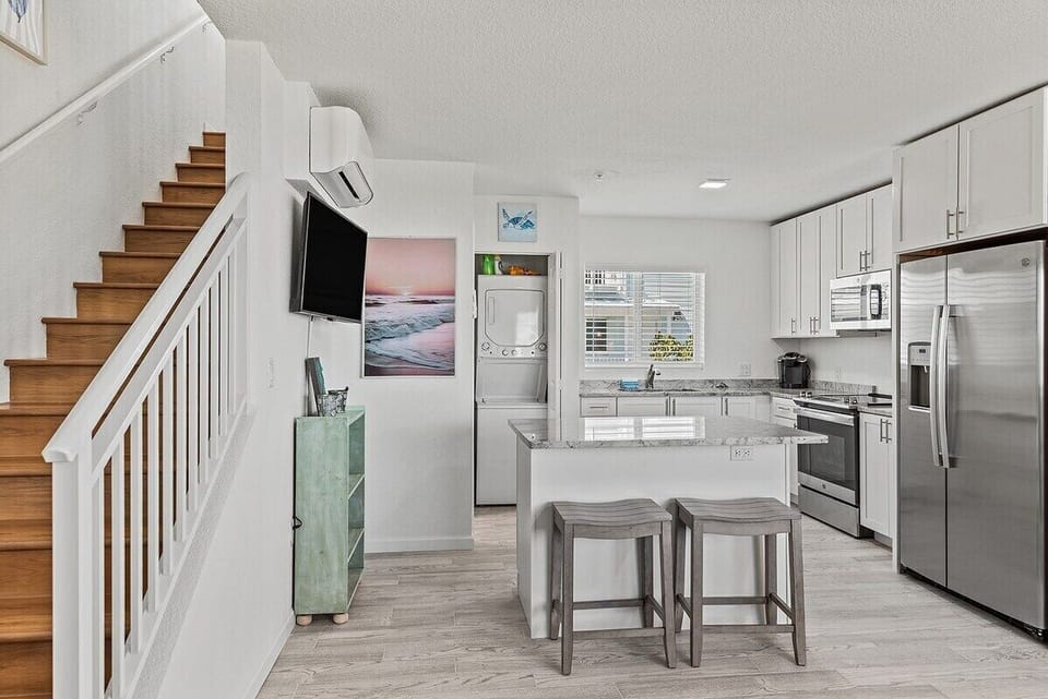 Prepare breakfast, snacks, or full meals with ease in the well-appointed kitchen at Sea Breeze, a comfortable Marathon FL Florida Keys condo rental.