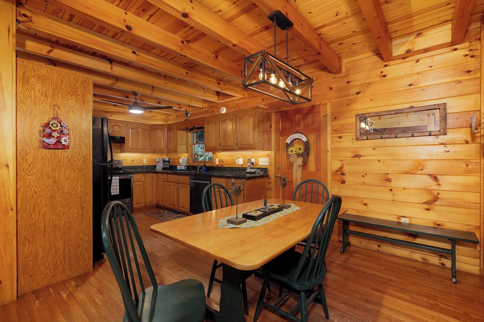 Rivers D Lite - Fully Equipped Kitchen and Dining Area