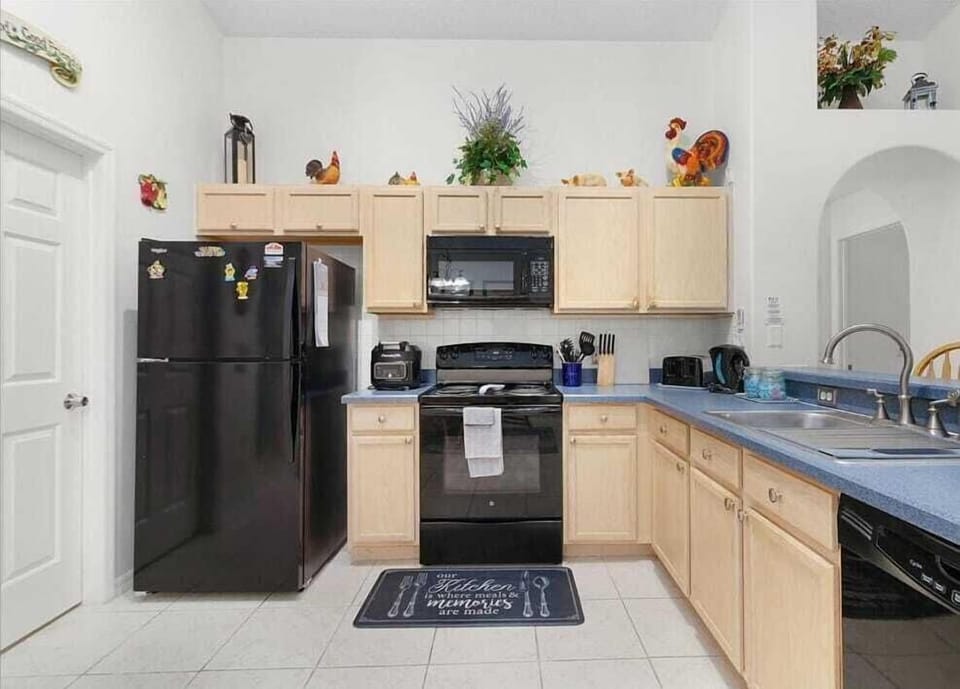 Fully-equipped kitchen