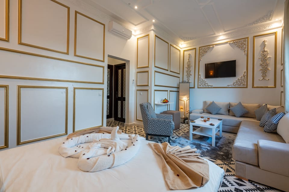 Executive Suite, City View | In-room safe, iron/ironing board, free WiFi