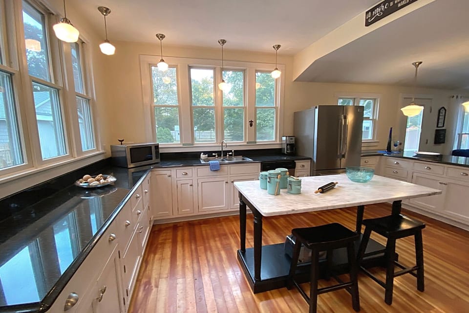 Experiment with new recipes in the fully equipped kitchen.