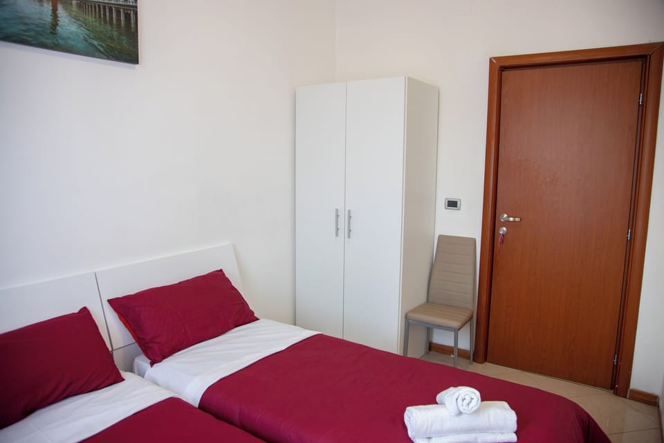 Standard Twin Room | WiFi (free), bed sheets