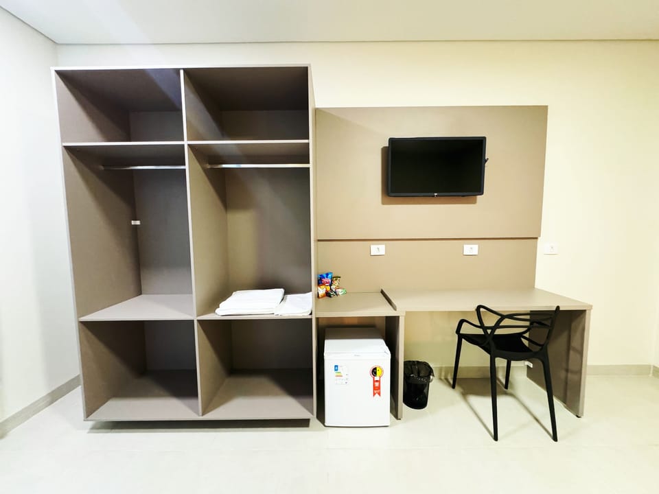 Standard Single Room | Premium bedding, minibar, WiFi (free), bed sheets