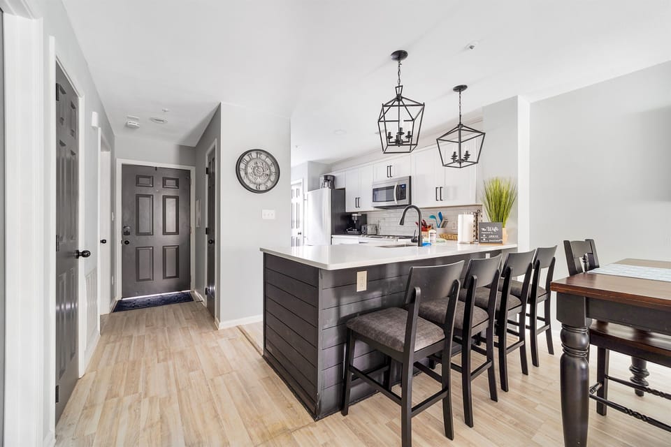 Breakfast bar seating