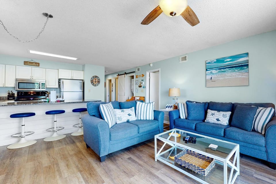 A soothing color palette and classic coastal decor welcome you to this warm and inviting retreat. Here, comfort and convenience converge to create the perfect backdrop for making cherished memories with loved ones.