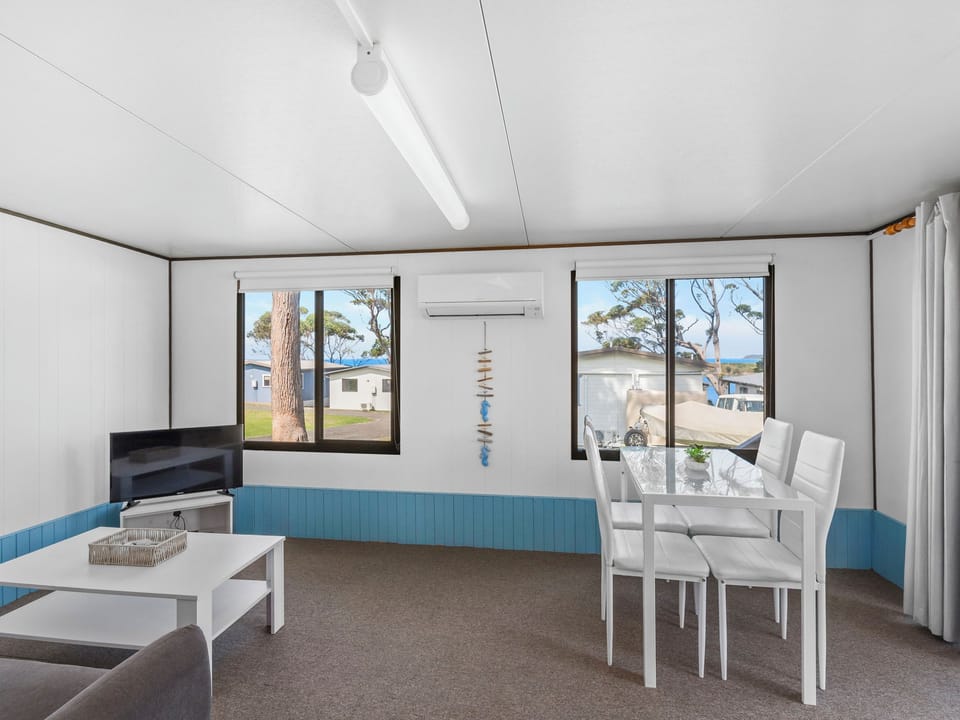 Economy Studio | Dining room