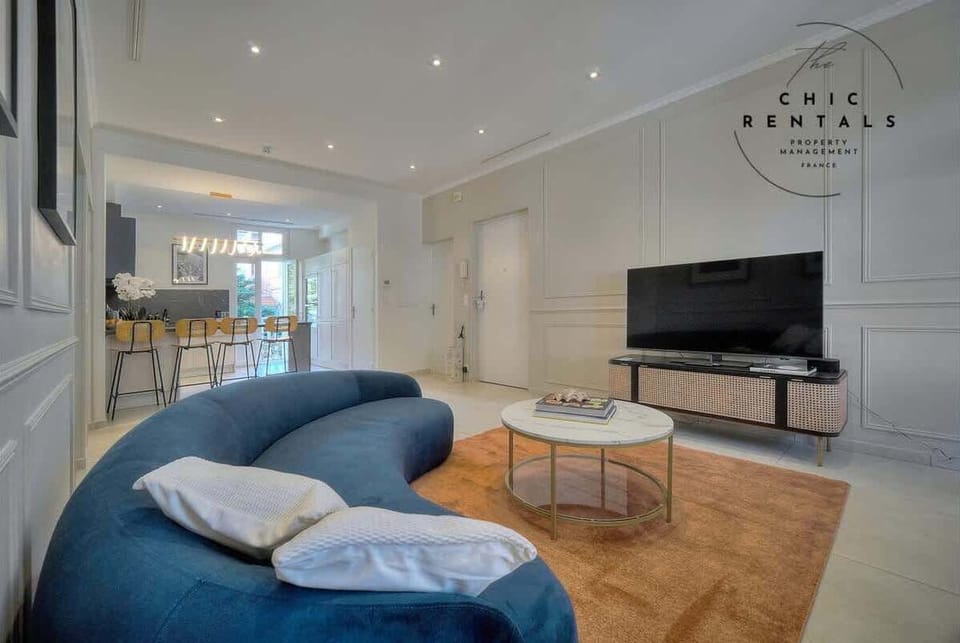 Chic Rentals_livingroom2_0609875847