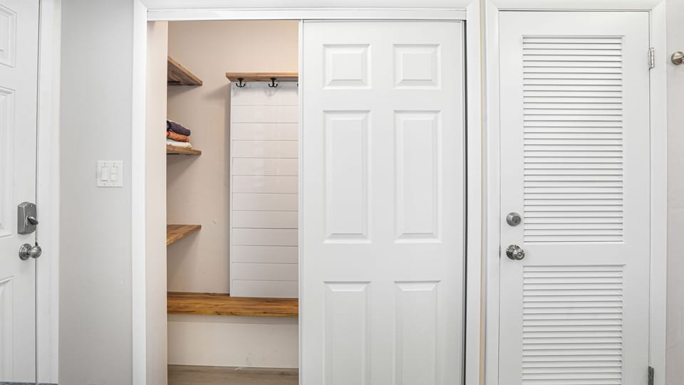 Entryway closet