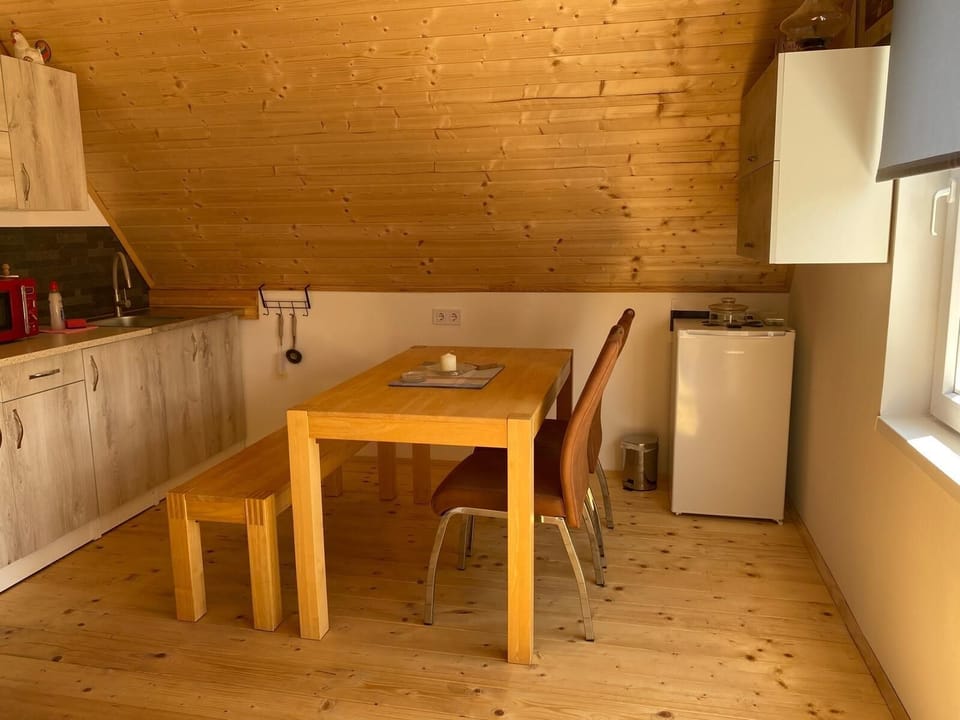 Basic House, 1 Queen Bed with Sofa bed, Patio, Garden View | Private kitchen | Full-size fridge, microwave, oven, stovetop