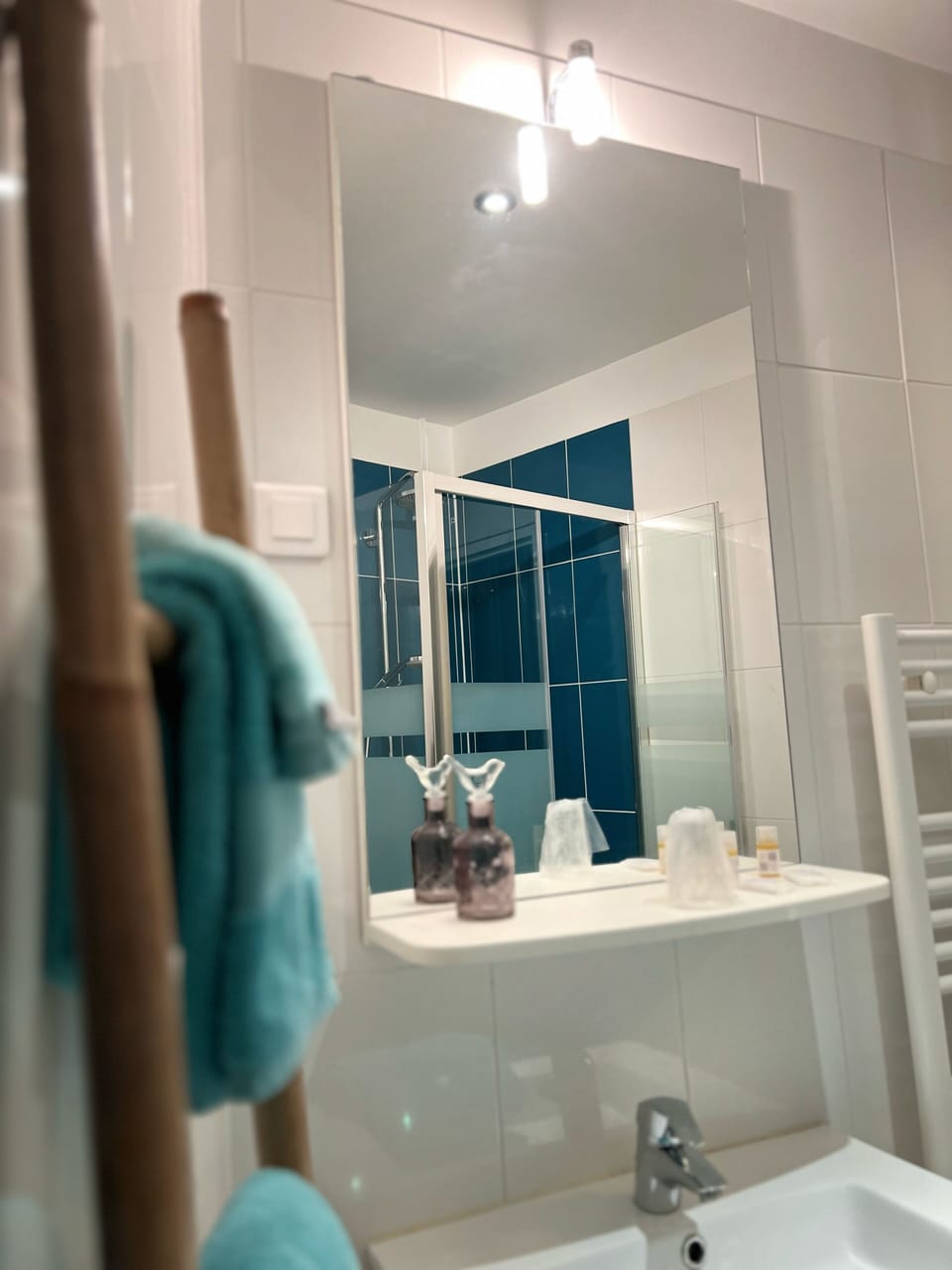 Standard Room | Bathroom | Free toiletries, hair dryer, towels
