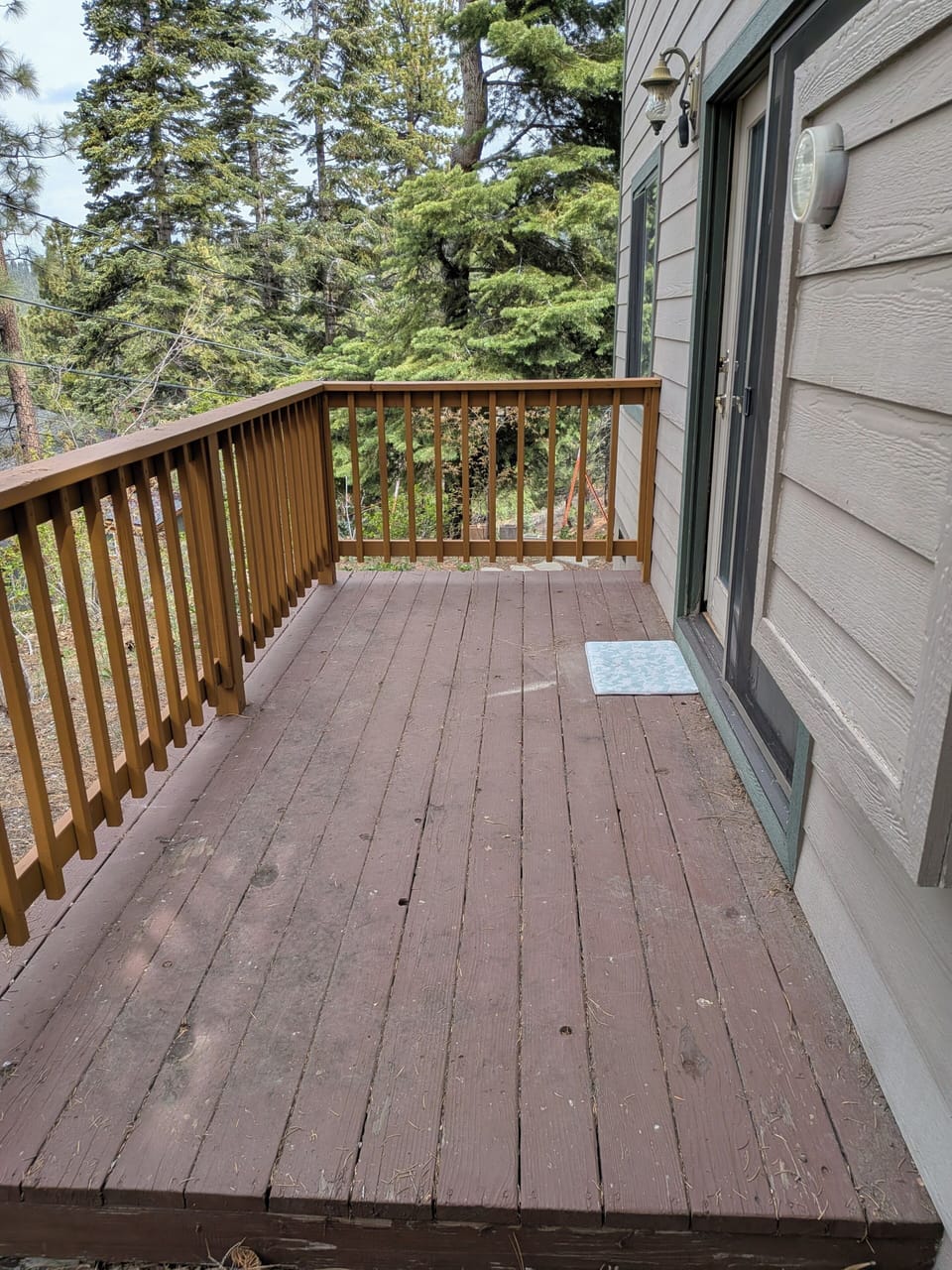 Small second back deck